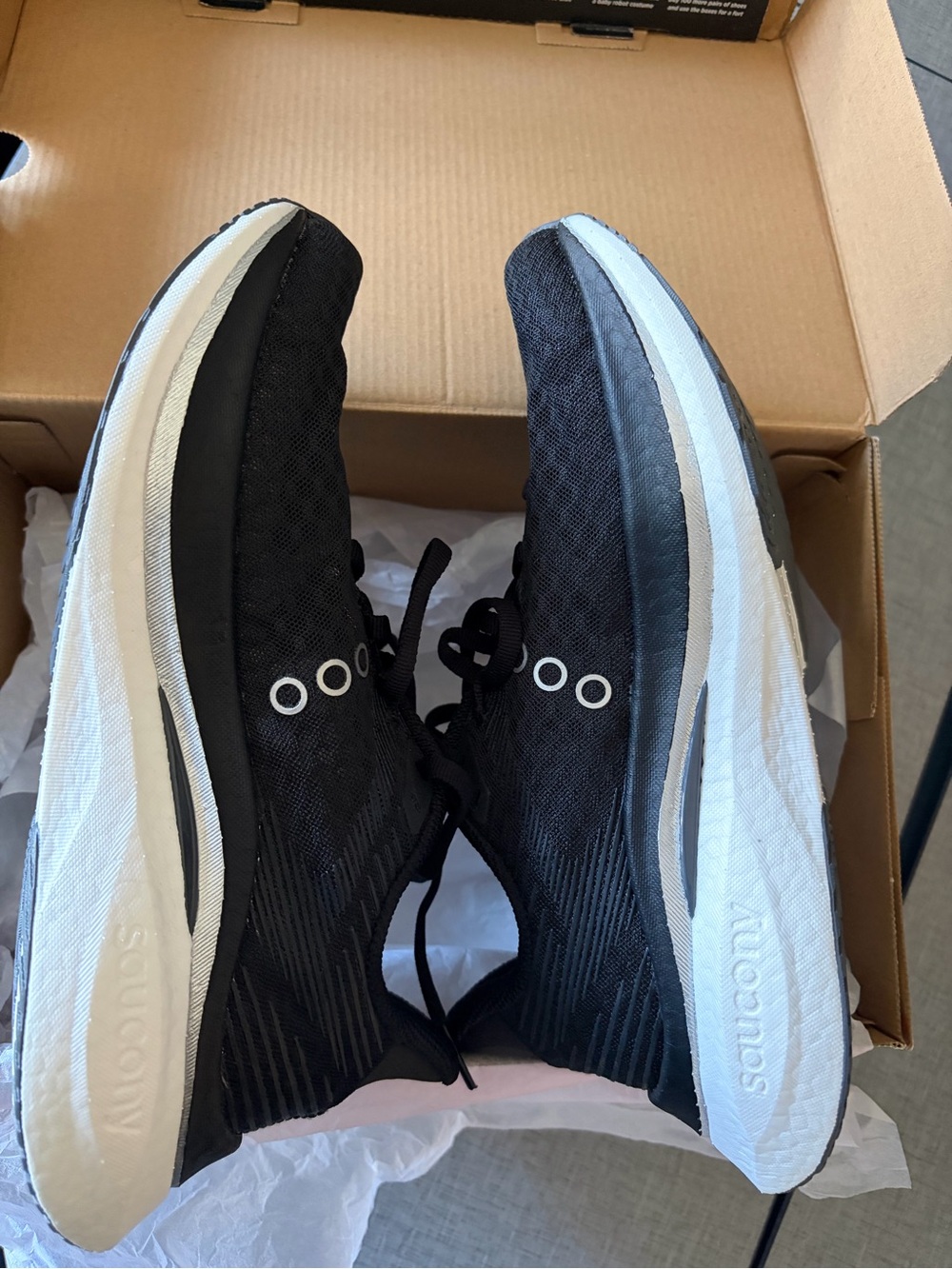 Saucony Endorphin Speed 5 NEW IN BOX - Picture 3 of 9